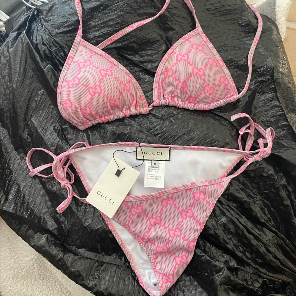Bikini - Picture 2 of 3